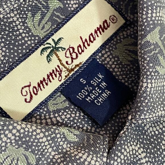 Tommy Bahama Small Palm Tree Pattern Button-Up Shirt – Short Sleeve 100% Silk - Picture 6 of 7